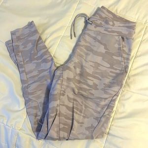Alphalete Silver Camo joggers